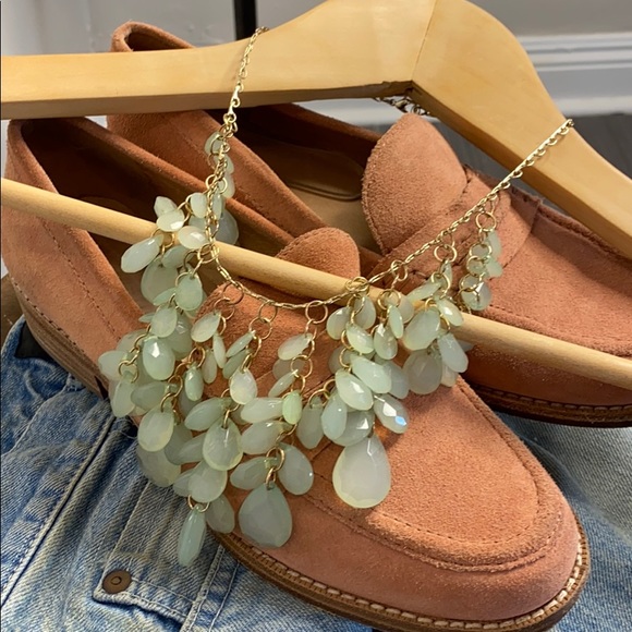 Gold and Jade Color Necklace - Picture 4 of 11